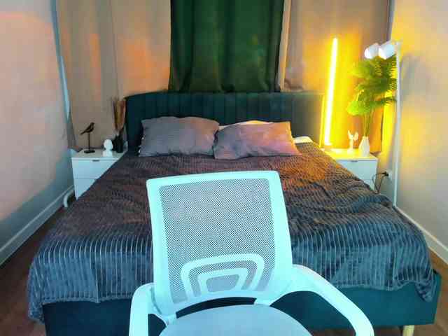Nelie-Evans webcam