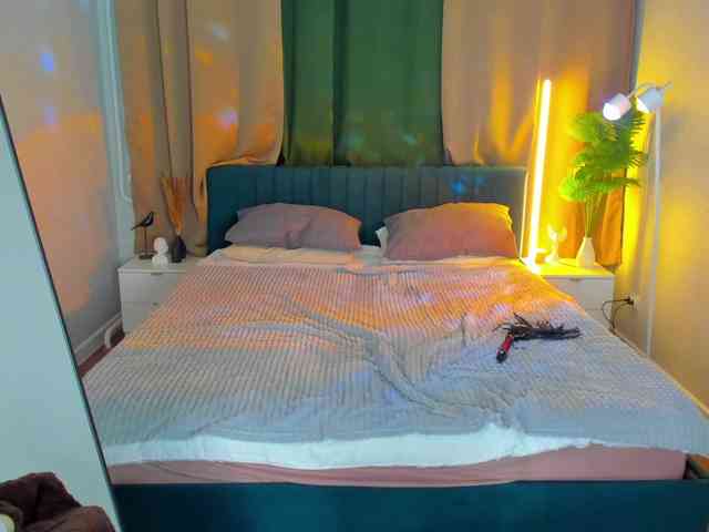 Nelie-Evans webcam