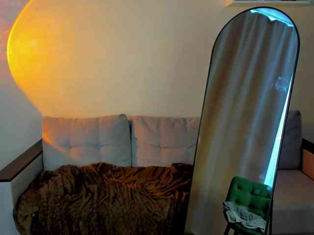 Nelie-Evans webcam