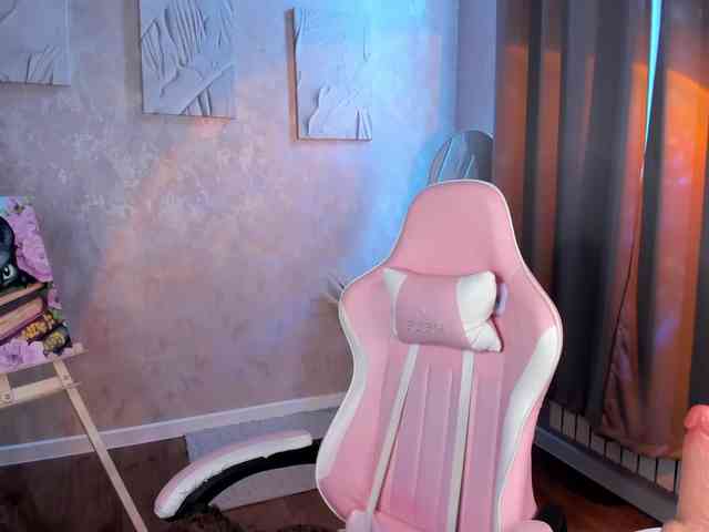 Nelie-Evans webcam