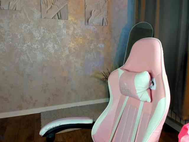 Nelie-Evans webcam