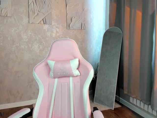 Nelie-Evans webcam