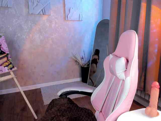 Nelie-Evans webcam