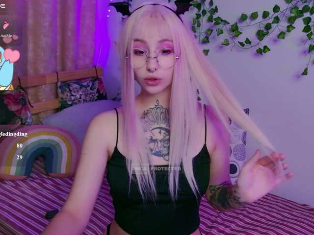 MoonMoo live cam on BongaCams