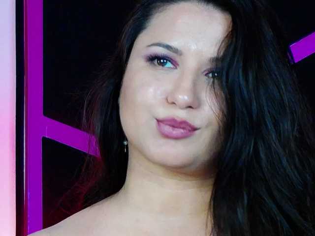 EssenaMonroe live cam on BongaCams