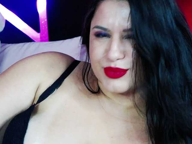 EssenaMonroe live cam on BongaCams