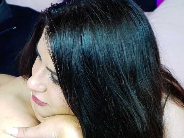 Sex chat gratuit in direct cu EssenaMonroe pe BongaCams