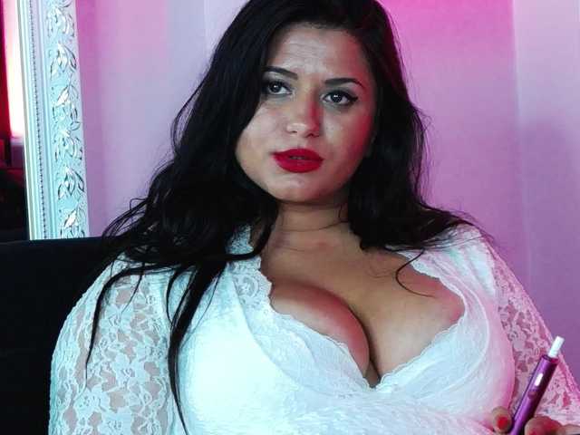 Sex chat gratuit in direct cu EssenaMonroe pe BongaCams