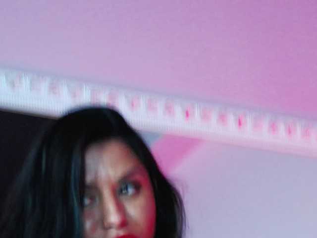 Sex chat gratuit in direct cu EssenaMonroe pe BongaCams