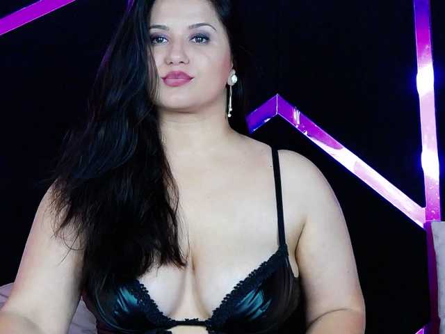 EssenaMonroe live cam on BongaCams