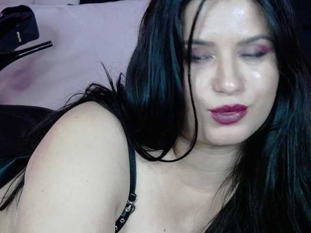 EssenaMonroe live cam on BongaCams