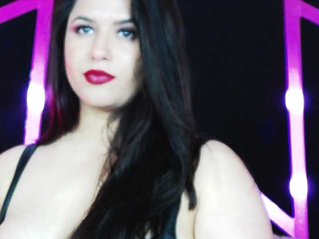 EssenaMonroe live cam on BongaCams
