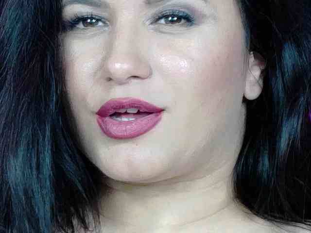 EssenaMonroe webcam