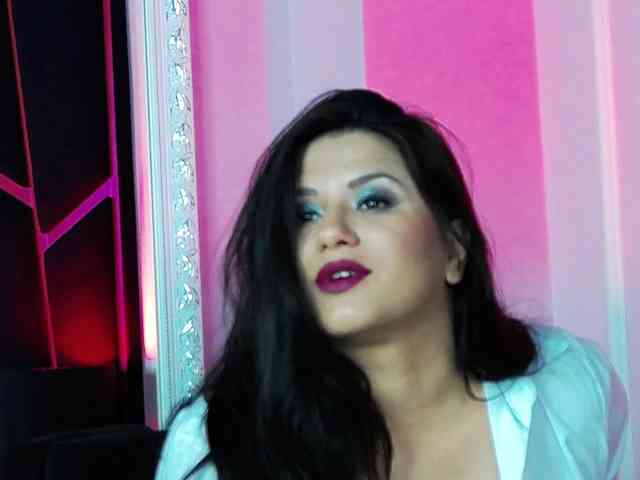 EssenaMonroe webcam