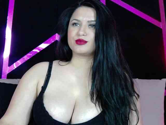 EssenaMonroe webcam