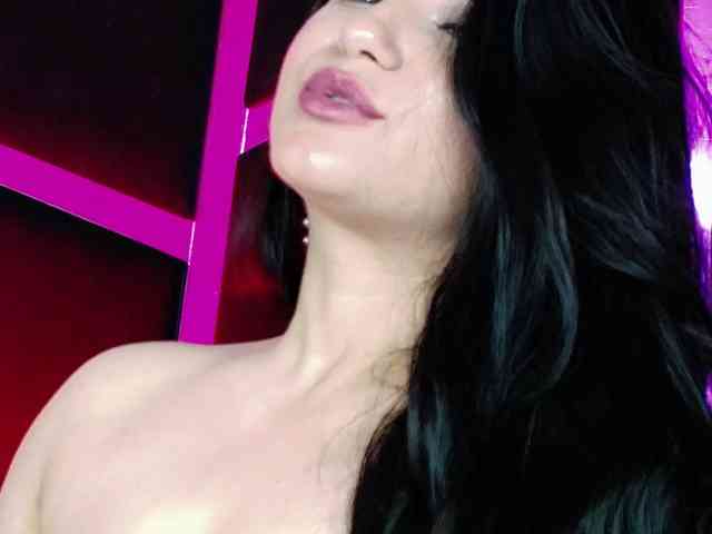 EssenaMonroe webcam