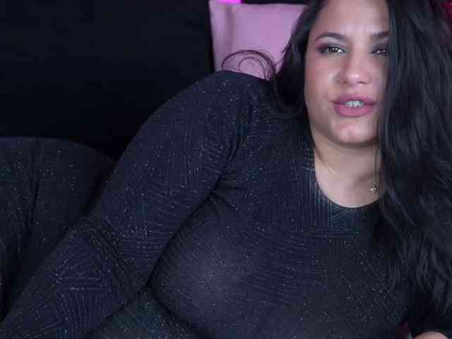 EssenaMonroe webcam