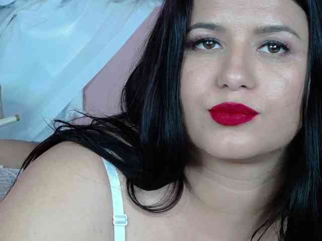 EssenaMonroe webcam