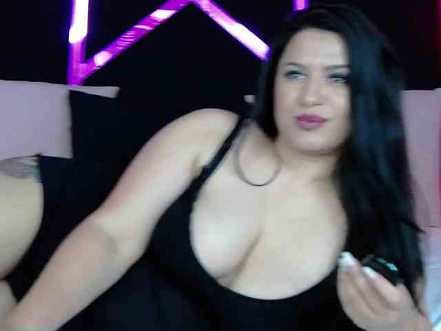 EssenaMonroe webcam