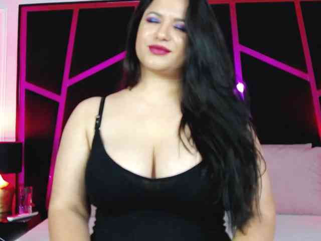 EssenaMonroe webcam