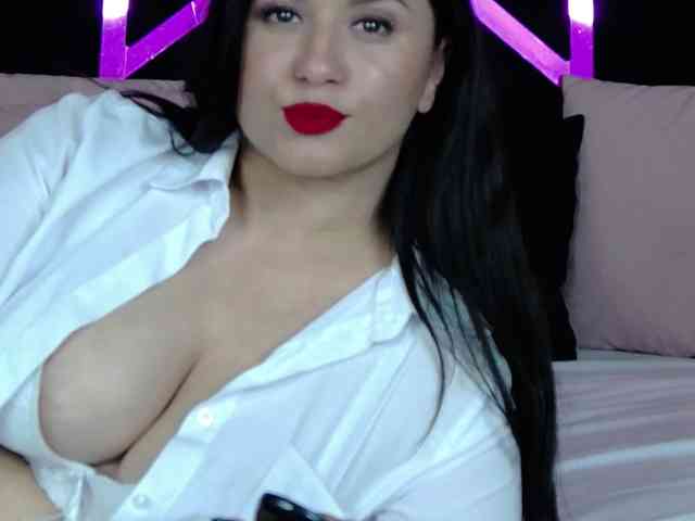 EssenaMonroe webcam