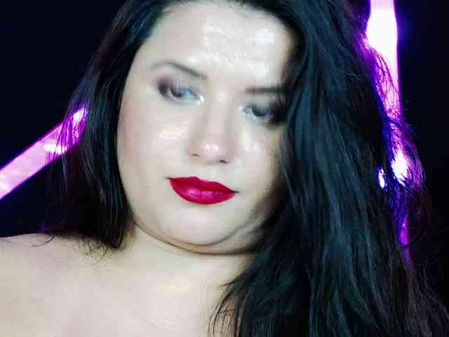 EssenaMonroe webcam