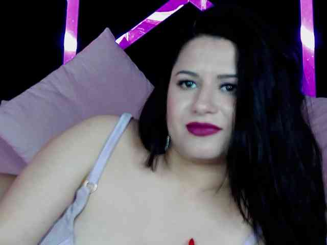 EssenaMonroe webcam