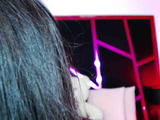 EssenaMonroe webcam