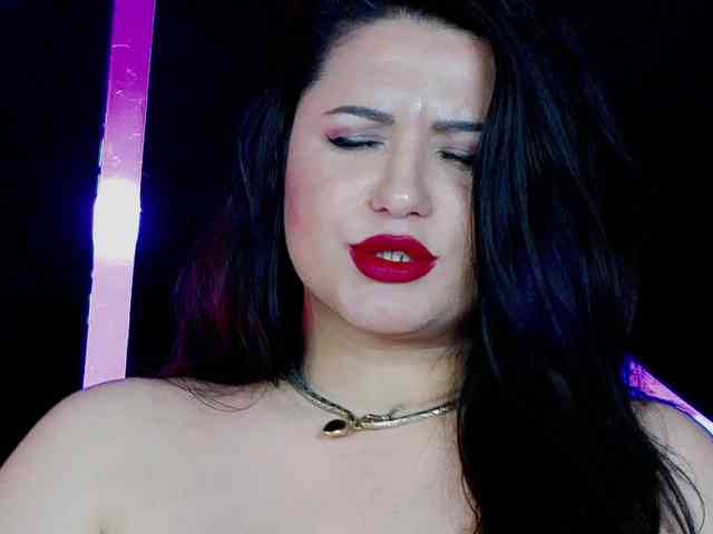 EssenaMonroe webcam