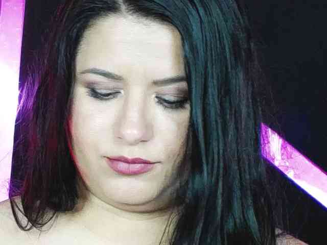 EssenaMonroe webcam