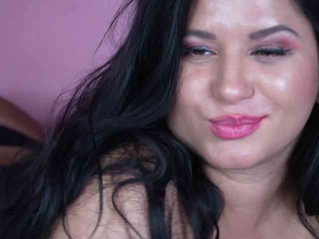 EssenaMonroe webcam