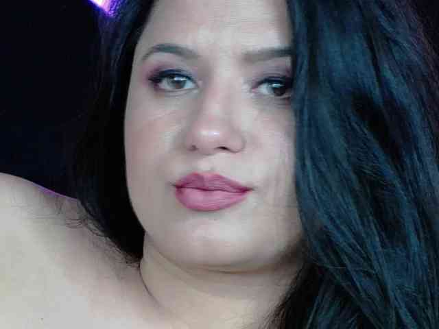 EssenaMonroe webcam