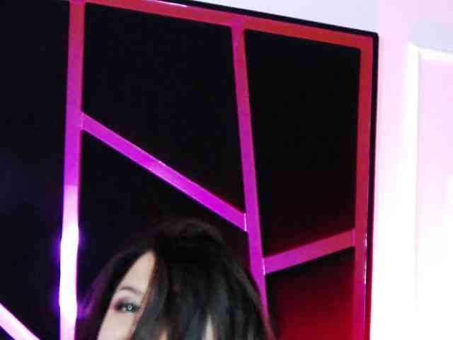 EssenaMonroe webcam