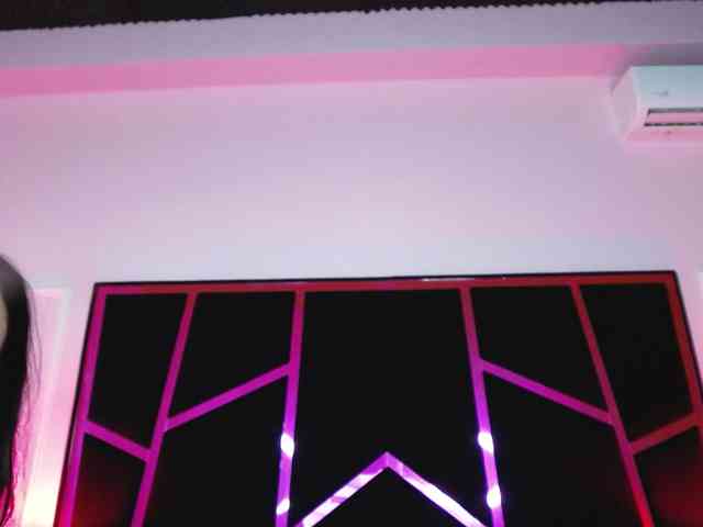 EssenaMonroe webcam