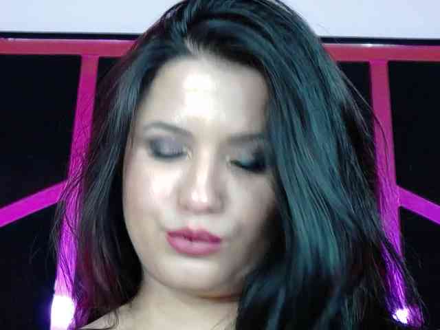 EssenaMonroe webcam