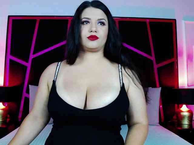 EssenaMonroe webcam