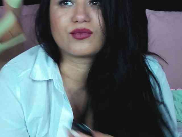 EssenaMonroe webcam