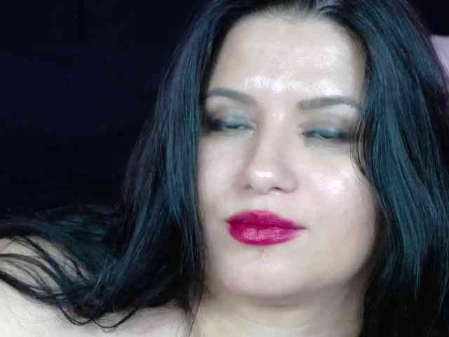 EssenaMonroe webcam