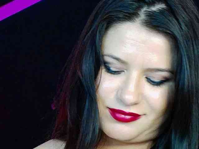 EssenaMonroe webcam