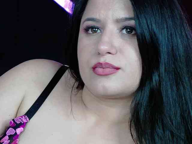 EssenaMonroe webcam