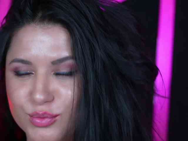EssenaMonroe webcam