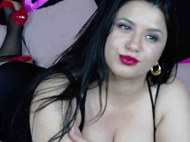 EssenaMonroe webcam