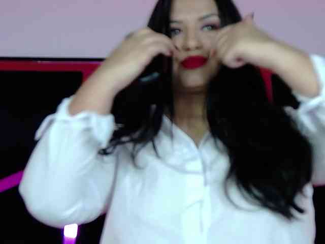 EssenaMonroe webcam