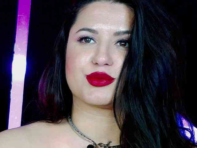 EssenaMonroe webcam