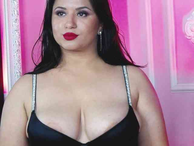 EssenaMonroe webcam