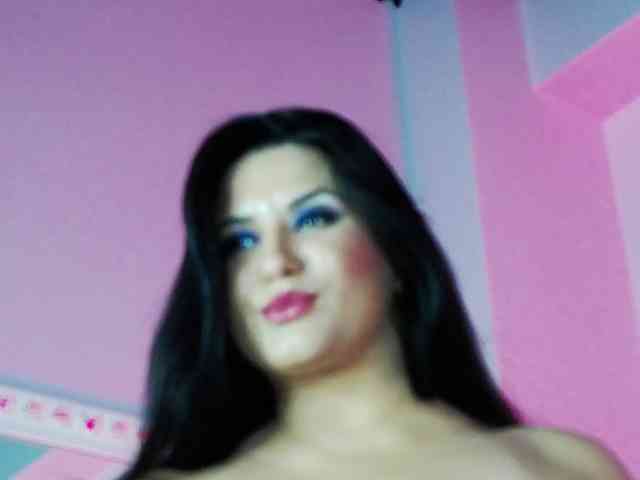 EssenaMonroe webcam