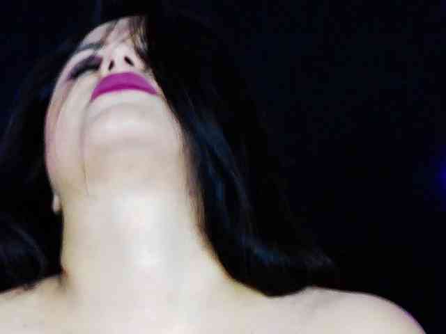 EssenaMonroe webcam