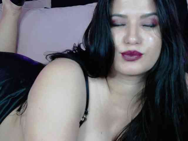 EssenaMonroe webcam