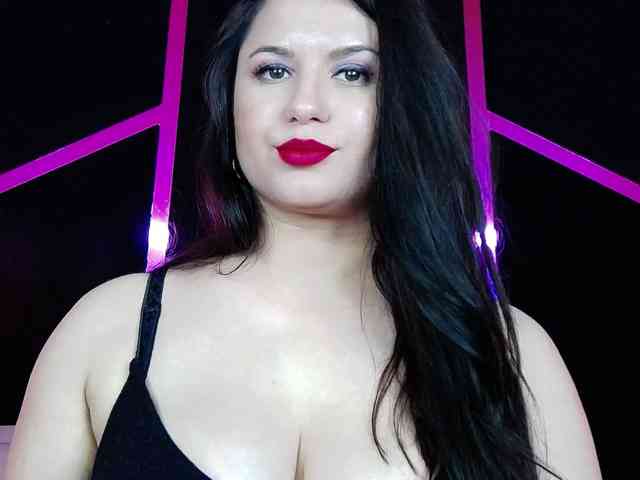 EssenaMonroe webcam