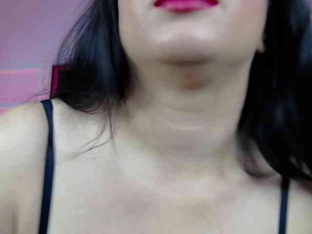 EssenaMonroe webcam